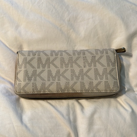 Michael kors wallet - Picture 4 of 4